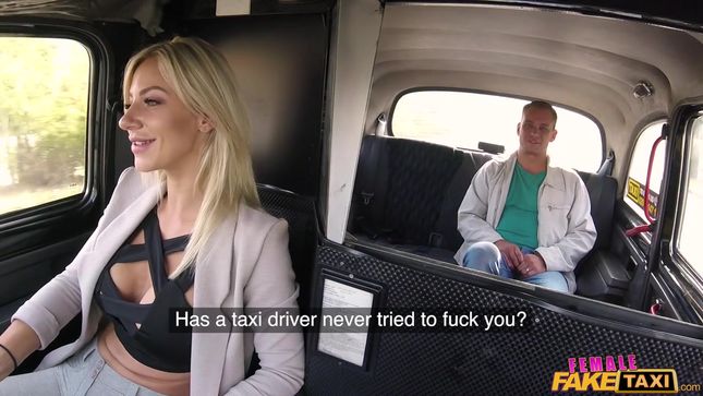 Woman driver fucked a passenger in a taxi